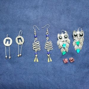 🍥  Dangly Earrings